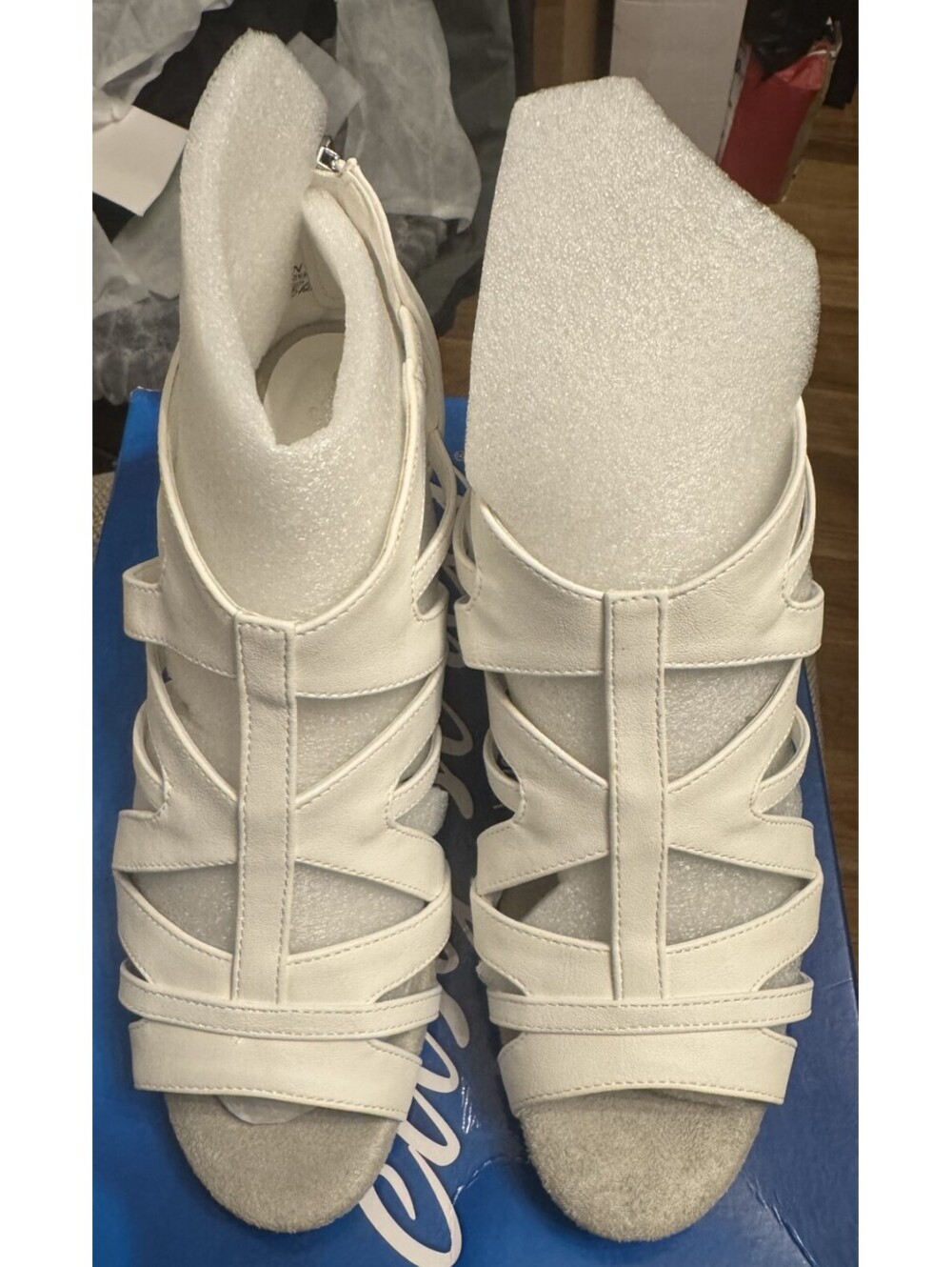Easy Street Women's Amaze Open Toe Strappy White Heel Sandals 8.5W White